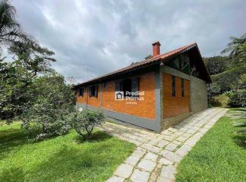 Casa · 196m² · 3 Quartos · 5 Vagas · Casa Em Amparo, Nova Friburgo/rj de 196 m² 3 Quartos À Venda por R$810.000