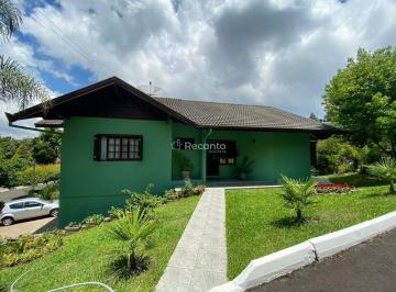 Casa · 220m² · 5 Quartos · 2 Vagas · Casa Em Planalto, Gramado/rs de 220 m² 5 Quartos À Venda por R$2.980.000