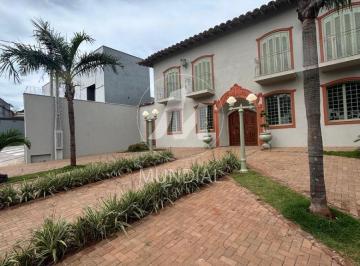Garagem/estacionamento · Casa (Sobrado Na Rua) 10 Dormitórios