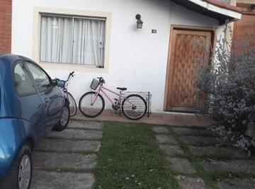 Casa · 69m² · 3 Quartos · 2 Vagas · Casa Em Jardim Adriana, Guarulhos/sp de 69 m² 3 Quartos À Venda por R$540.000