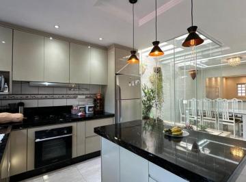 Casa · 250m² · 3 Quartos · 4 Vagas · Casa Em Residencial Vale Das Nogueiras, Americana/sp de 250 m² 3 Quartos À Venda por R$800.000