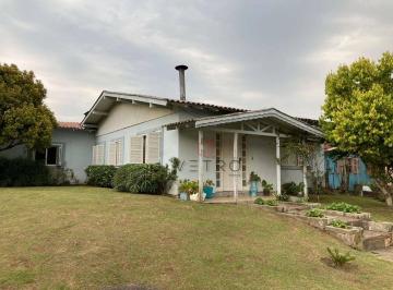 c6d2027ea3d230af67fc5fda96b37d11.jpg · Casa À Venda Em Canela!