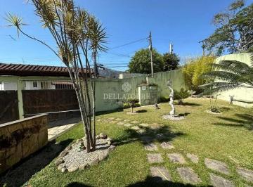 Casa · 284m² · 3 Quartos · 3 Vagas · Casa Em Fazendinha, Teresópolis/rj de 284 m² 3 Quartos À Venda por R$890.000