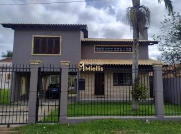 Casa · 239m² · 2 Quartos · 2 Vagas · Sobrado de 239 m² Com Lareira E Closet No Bairro Fiuza Viamão
