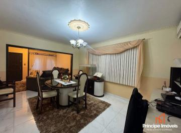 Casa · 246m² · 3 Quartos · 4 Vagas · Casa Com 3 Quartos No Anita Garibaldi Em Joinville