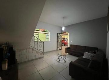 img · Casa | 5 Quartos | 01 Suíte | 02 Banheiros | 03 Vagas