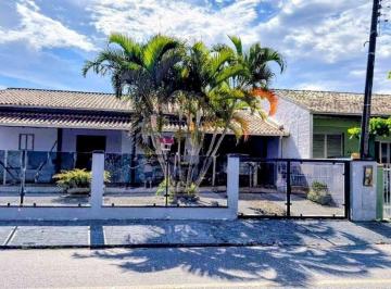 Casa · 120m² · 3 Quartos · 3 Vagas · Casa No Centro de Penha a 800 m Do Mar