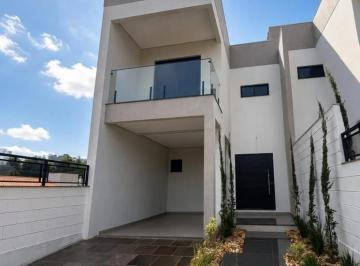 Casa · 148m² · 3 Quartos · 2 Vagas · Sobrado Com Churrasqueira E Closet No Bairro Colina Sorriso.