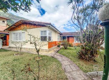 Casa · 185m² · 3 Quartos · 5 Vagas · Casa Em Araras, Teresópolis/rj de 185 m² 3 Quartos À Venda por R$810.000
