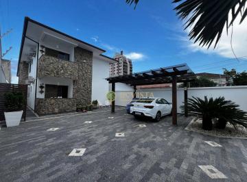 Casa · 400m² · 9 Quartos · 10 Vagas · Casa Em Balneário, Florianópolis/sc de 400 m² 9 Quartos À Venda por R$3.500.000