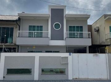 Casa · 3 Quartos · 2 Vagas · Sobrado Em Centro, Navegantes/sc de 0 m² 3 Quartos À Venda por R$850.000