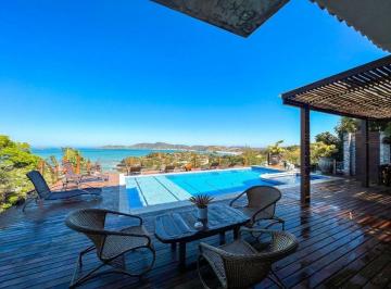 Casa · 390m² · 4 Quartos · 3 Vagas · Casa Em Ferradurinha, Armação Dos Búzios/rj de 390 m² 4 Quartos À Venda por R$4.500.000ou Para L