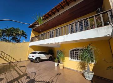 Casa · 445m² · 5 Quartos · 4 Vagas · Sobrado Em Taguatinga Sul (Taguatinga), Brasília/df de 445 m² 5 Quartos À Venda por R$1.390.000