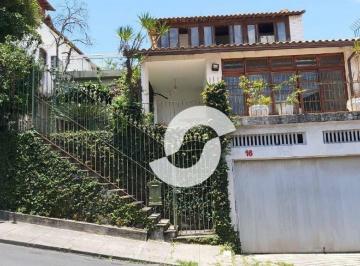 Casa · 283m² · 5 Quartos · 2 Vagas · Casa Em Icaraí, Niterói/rj de 283 m² 5 Quartos À Venda por R$1.400.000
