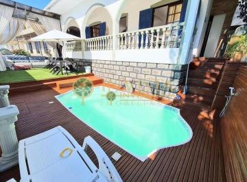 Casa · 220m² · 4 Quartos · 2 Vagas · Casa Em Itaguaçu, Florianópolis/sc de 0 m² 4 Quartos À Venda por R$1.470.000