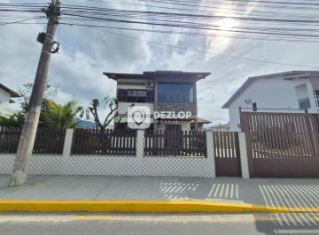 Casa · 175m² · 3 Quartos · 3 Vagas · Sobrado À Venda Em Centro, Biguaçu - Sc | 3 Quartos Sendo 1 Suíte
