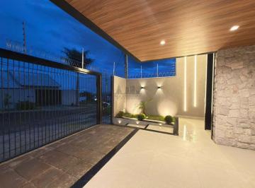 img0 · Belíssima Casa À Venda Em Um Dos Bairros Mais Desejados de Maringá!