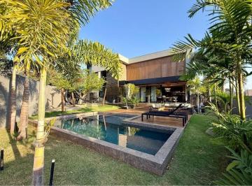 Casa · 328m² · 4 Quartos · 6 Vagas · Casa Espetacular No Terras de Siena Na Vila Do Golfe