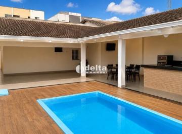 Casa · 198m² · 3 Quartos · 2 Vagas · Casa Residencial Com 3 Quartos Sendo 1 Suíte Disponível Para Venda No Bairro Santa Mônica Em Uberlân