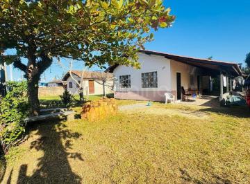 2 · Casa Com Amplo Terreno de 861 m² Próxima À Lagoa de Ibiraquera - Imbituba/sc