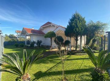 Casa · 326m² · 3 Quartos · 2 Vagas · Casa À Venda - Em Santo Antão
