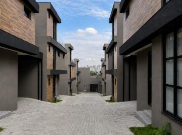 Casa · 234m² · 3 Quartos · 4 Vagas · Sobrado Para Venda Em Mercês de 234.00 m² Com 3 Quartos, 3 Suites E 4 Garagens