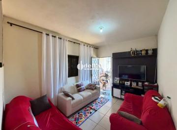 Casa · 240m² · 3 Quartos · 2 Vagas · Casa Com 3 Quartos Disponível Para Venda No Bairrogranada Em Uberlândia - Mg