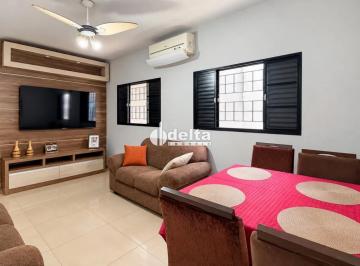 Casa · 300m² · 3 Quartos · 3 Vagas · Casa Com 3 Quartos Disponível Para Venda No Bairro Pampulha Em Uberlândia - Mg