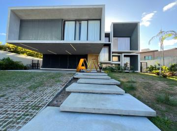 Casa · 580m² · 5 Quartos · 6 Vagas · Casa À Venda No Bairro Busca Vida - Camaçari/ba
