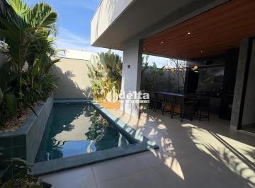 Casa · 360m² · 3 Quartos · 4 Vagas · Casa Com 3 Quartos Sendo Suíte Disponível Para Venda No Bairro Laranjeiras Em Uberlândia - Mg