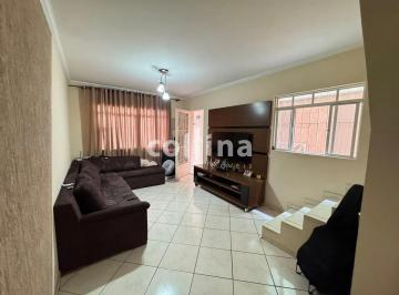 Casa · 115m² · 2 Quartos · 2 Vagas · Sobrado Em Parque Jandaia, Carapicuíba/sp de 115 m² 2 Quartos À Venda por R$580.000