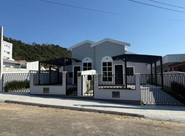 Casa · 74m² · 3 Quartos · 2 Vagas · Casa Em Fundos, Biguaçu/sc de 74 m² 3 Quartos À Venda por R$567.000