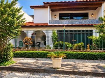 Casa · 403m² · 3 Quartos · 2 Vagas · Charmosa Casa de Três Quartos a Uma Quadra Da Praia Em São Francisco por 1.755.000
