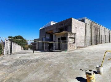 Comercial · 768m² · 4 Vagas · Galpão / Depósito / Armazém Para Alugar Em Macuco de 768.00 m² Com 4 Garagens