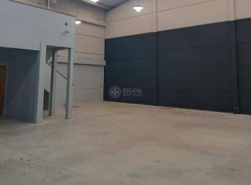 Comercial · 210m² · 1 Quarto · Galpão Em Monte Alegre, Camboriú/sc de 210 m² 1 Quartos Para Locação R$9.000,00/mes