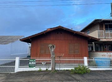 Casa · 200m² · 5 Quartos · 3 Vagas · Casa Em Armação, Penha/sc de 200 m² 5 Quartos Para Locação R$3.500,00/mes