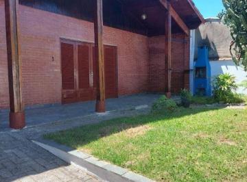 Casa · 175m² · 2 Quartos · 3 Vagas · Casa Em Centro, Peruíbe/sp de 175 m² 2 Quartos À Venda por R$690.000