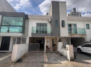 Casa · 125m² · 3 Quartos · 2 Vagas · Sobrado Em Dom Bosco, Itajaí/sc de 125 m² 3 Quartos À Venda por R$1.200.000