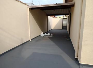 Casa · 360m² · 3 Quartos · 2 Vagas · Casa Com 3 Quartos Sendo 1 Suíte Disponível Para Venda No Bairro Santa Mônica Em Uberlândia - Mg