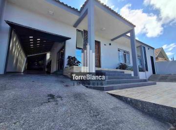 Casa · 236m² · 3 Quartos · 4 Vagas · Casa Em Uvaranas, Ponta Grossa/pr de 236 m² 3 Quartos À Venda por R$780.000ou Para Locação R$6.