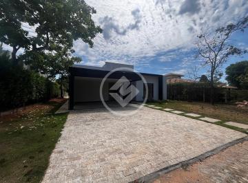 Casa · 253m² · 3 Quartos · 6 Vagas · Casa Em Condomínio Com 3 Suítes, Sendo 1 Suíte Master, E Quintal Amplo / Lagoa Santa Mg