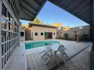 Casa · 292m² · 3 Quartos · 4 Vagas · Casa de Condomínio Para Alugar Em Pinheirinho de 292.00 m² Com 3 Quartos, 3 Suites E 4 Garagens