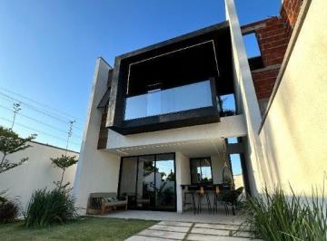 Casa · 118m² · 3 Quartos · 2 Vagas · Casa Em Timbu, Eusébio/ce de 118 m² 3 Quartos À Venda por R$549.900