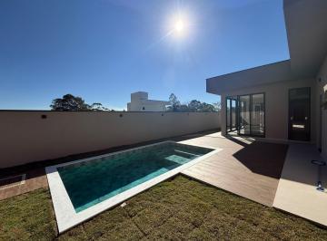 Casa · 273m² · 4 Quartos · Casa de Condomínio Para Venda Em Santa Cândida de 273.00 m² Com 4 Quartos E 4 Suites