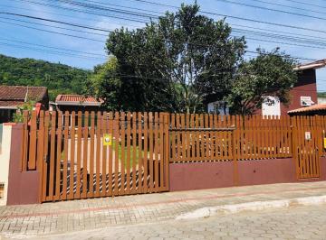 Casa · 122m² · 2 Quartos · 3 Vagas · Casa Em Bombas, Bombinhas/sc de 122 m² 2 Quartos À Venda por R$850.000