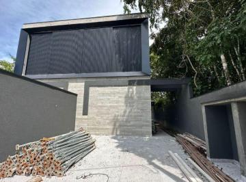 Casa · 200m² · 4 Quartos · 2 Vagas · Casa Em São Lourenço, Bertioga/sp de 200 m² 4 Quartos À Venda por R$1.900.000
