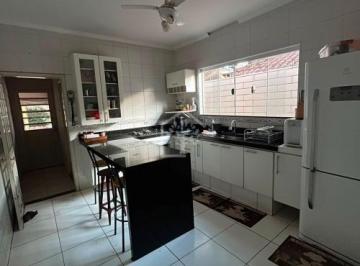 Casa · 260m² · 3 Quartos · 2 Vagas · Casa Para Venda E Aluguel Em Umuarama de 260.00 m² Com 3 Quartos, 1 Suite E 2 Garagens
