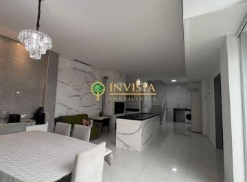 Casa · 237m² · 4 Quartos · 2 Vagas · Casa Em Abraão, Florianópolis/sc de 237 m² 4 Quartos À Venda por R$1.950.000