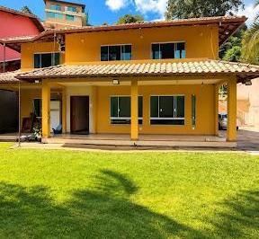 Casa · 264m² · 4 Quartos · 4 Vagas · Casa Em Santa Elisa, Nova Friburgo/rj de 264 m² 4 Quartos À Venda por R$1.500.000