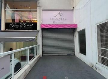 Comercial · 24m² · 1 Vaga · Loja Para Alugar Em Centro de 24.00 m² Com 1 Garagem